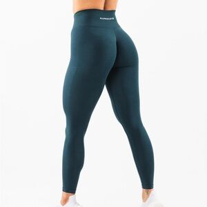 Alphalete Amplify Legging in Midnight